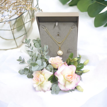 Elegant Bloom Box, Rose, Lisianthus, Jewelry Surprise